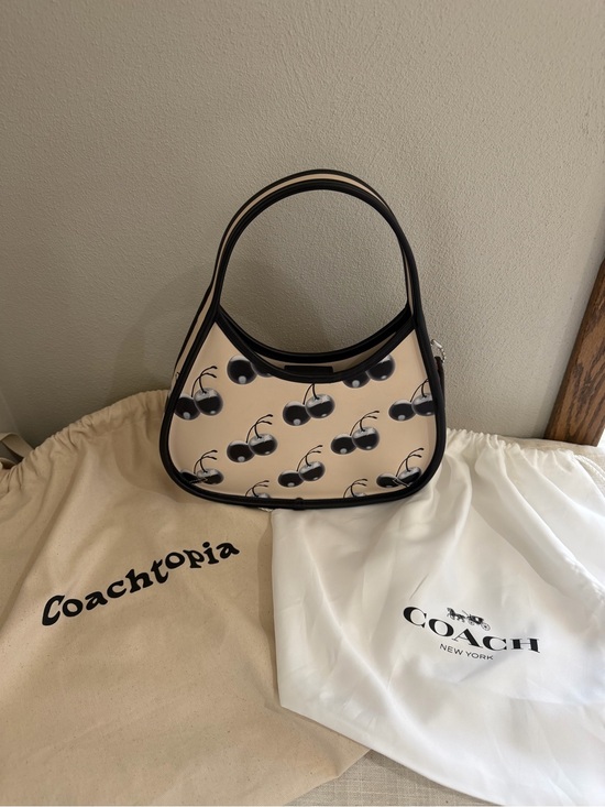 Coach Handbags - Coach Coachtopia Ergo Black Cherry Print Leather Shoulder Bag